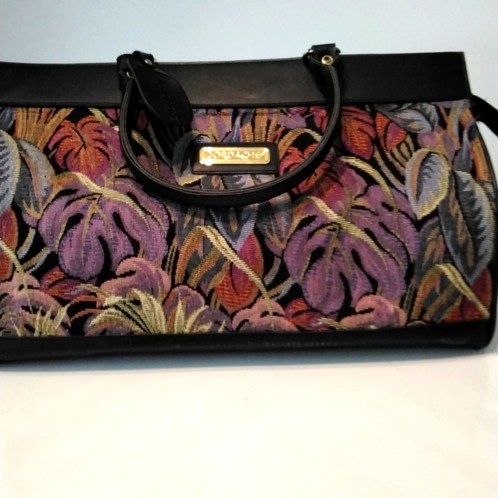 Vintage Jordache midsized tapestry weekender bag (20" wide x 13" high) - Picture 3 of 9